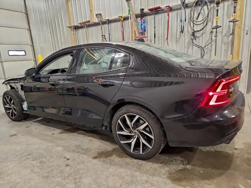 2020 VOLVO S60 T5 MOMENTUM  