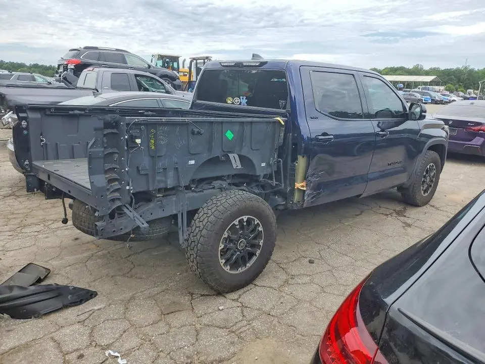 2022 TOYOTA TUNDRA SR5  