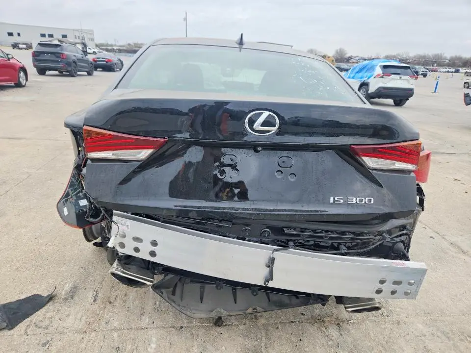 2018 LEXUS IS 300 BASE  