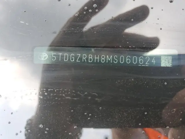 2021 TOYOTA HIGHLANDER XLE  