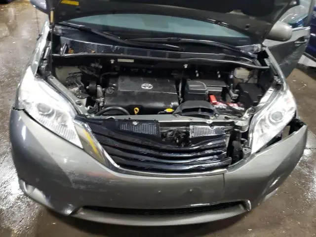 2011 TOYOTA SIENNA LE  