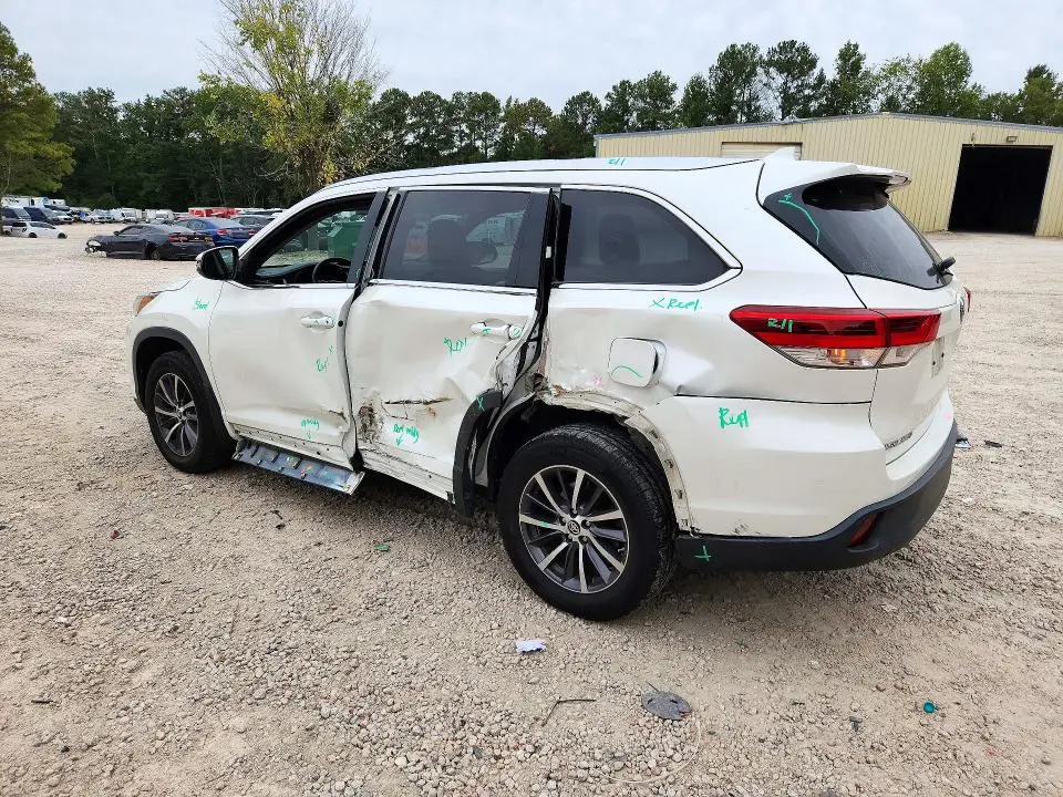 2018 TOYOTA HIGHLANDER XLE  