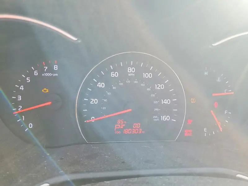 2014 KIA SORENTO LX  
