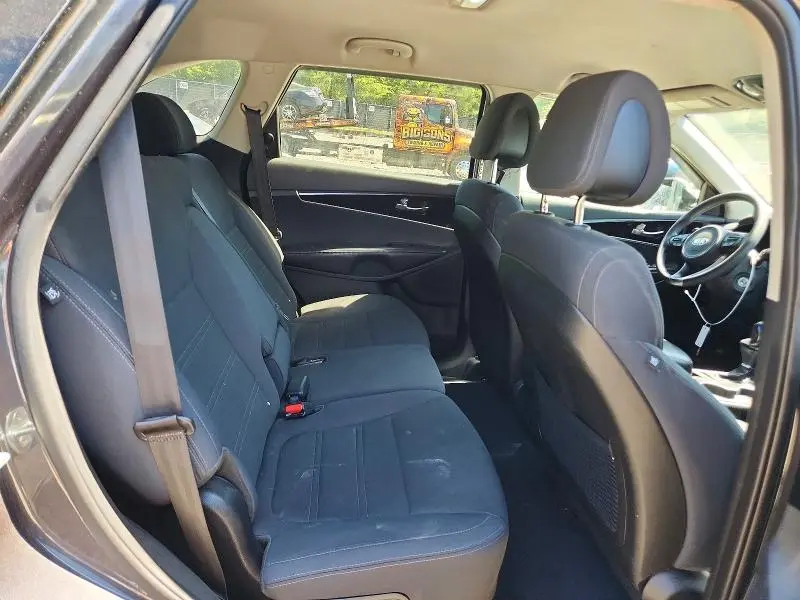 2016 KIA SORENTO LX  