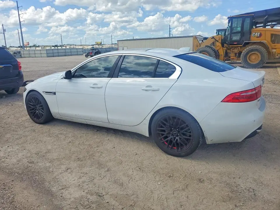 2017 JAGUAR XE PRESTIGE  