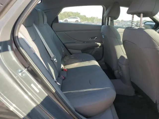 2024 HYUNDAI ELANTRA SE