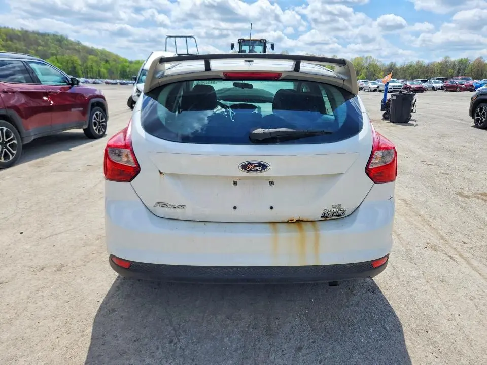 2014 FORD FOCUS SE  