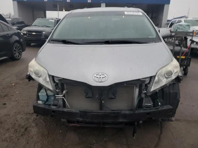 2011 TOYOTA SIENNA XLE  