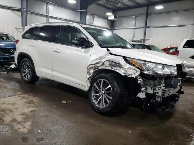 2018 TOYOTA HIGHLANDER SE  