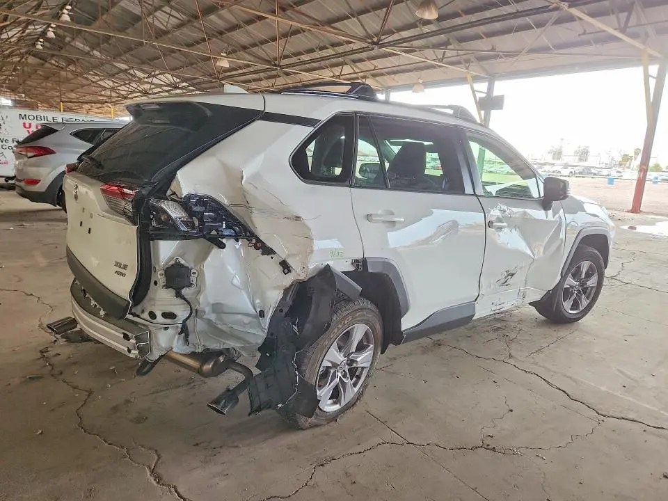2023 TOYOTA RAV4 XLE  
