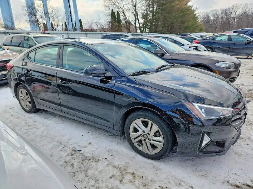 2019 HYUNDAI ELANTRA SEL  