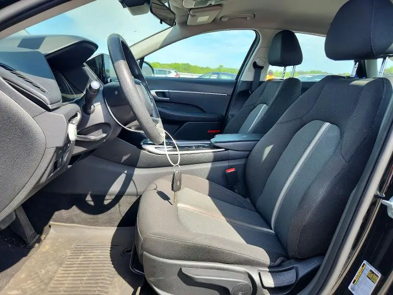 2020 HYUNDAI SONATA SE  