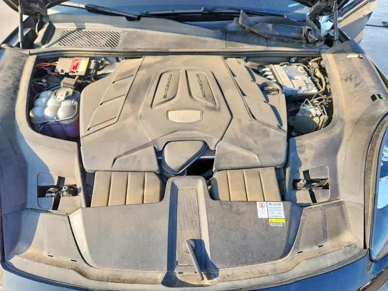 2022 PORSCHE CAYENNE   