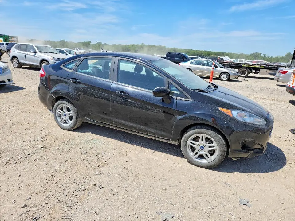 2017 FORD FIESTA SE  