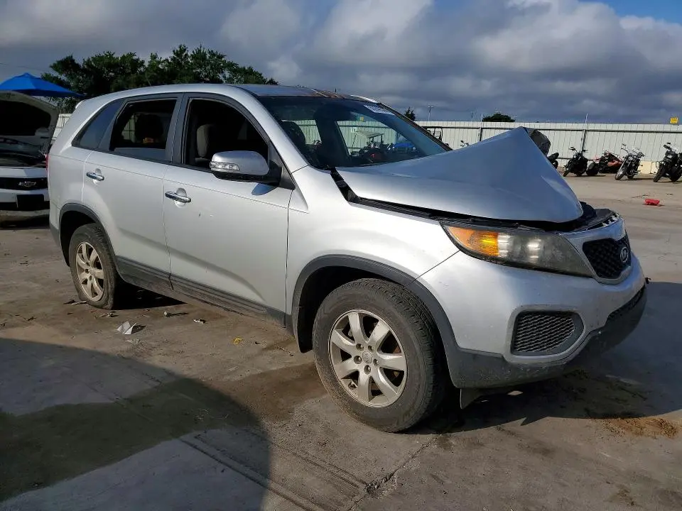 2013 KIA SORENTO LX  