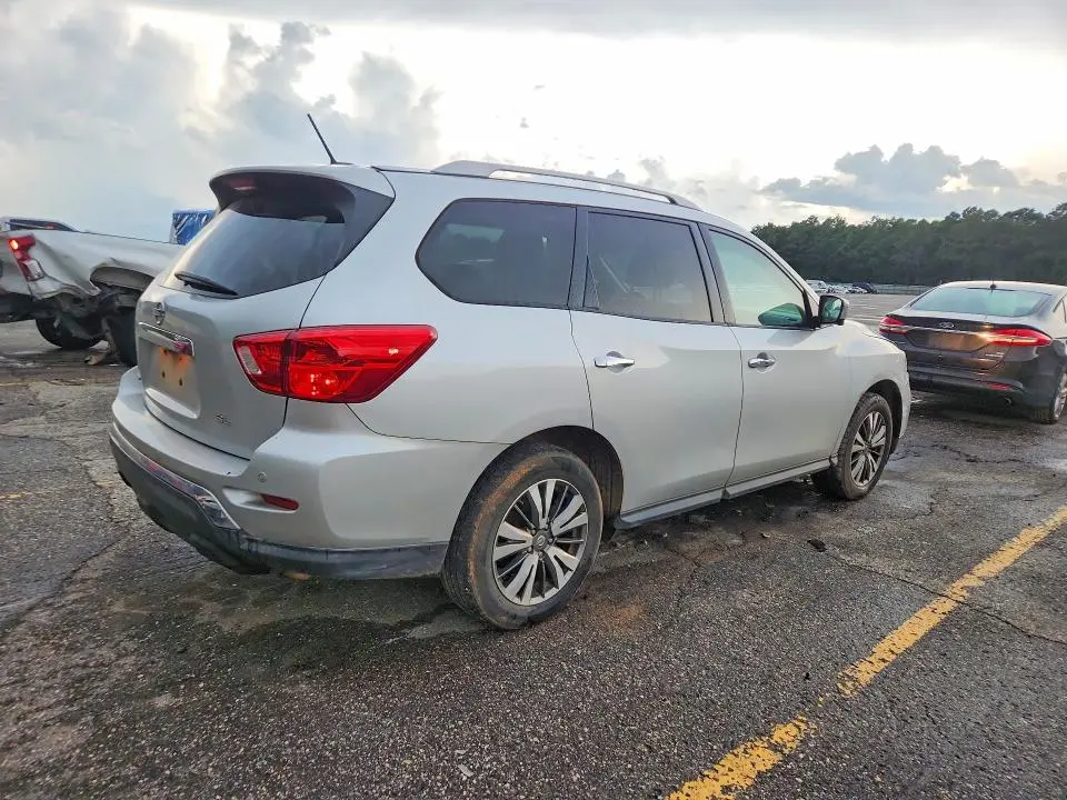2018 NISSAN PATHFINDER SL  