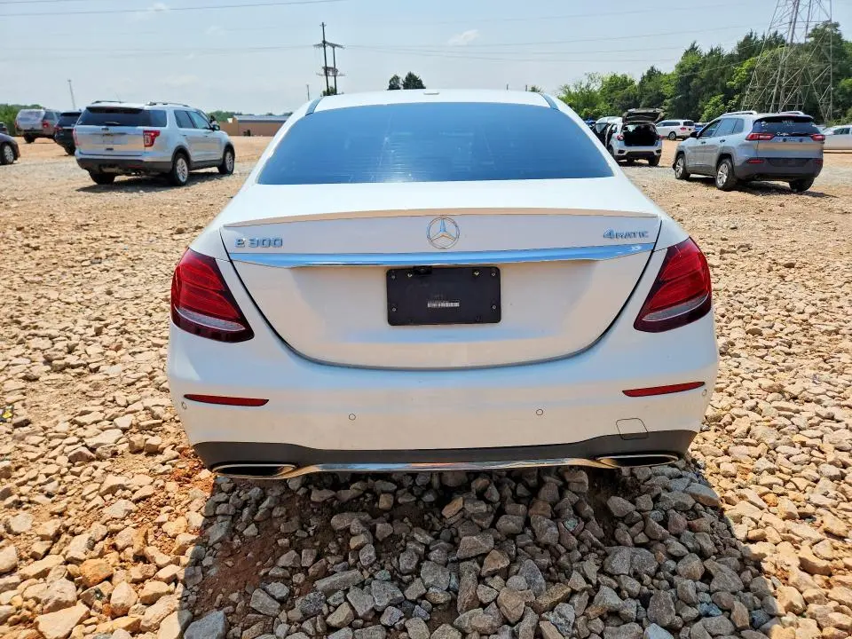 2017 MERCEDES-BENZ 300   