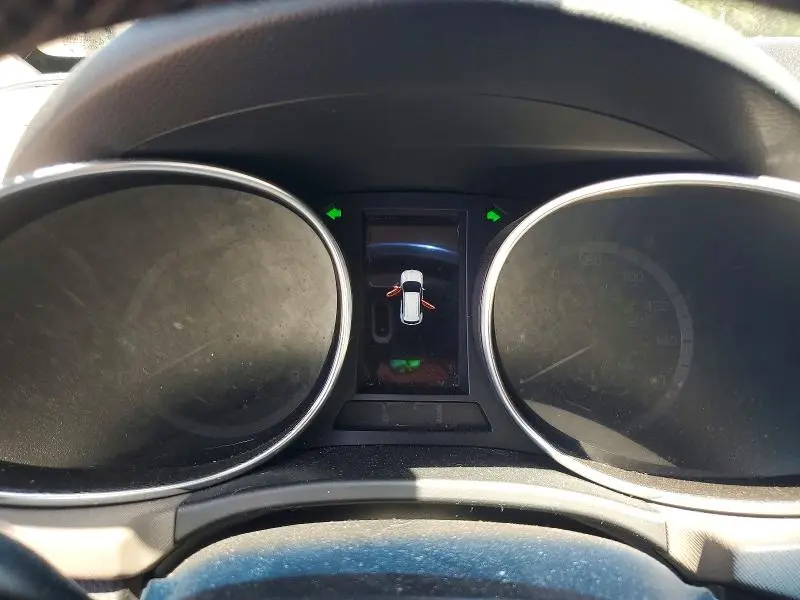 2018 HYUNDAI SANTA FE SE  
