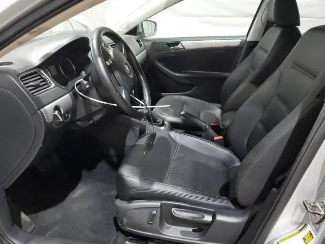 2013 VOLKSWAGEN JETTA SE  