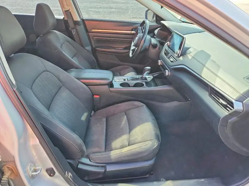 2021 NISSAN ALTIMA SV  