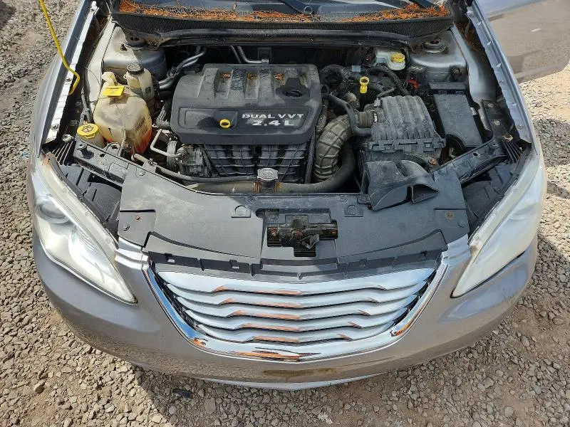 2013 CHRYSLER 200 LX  