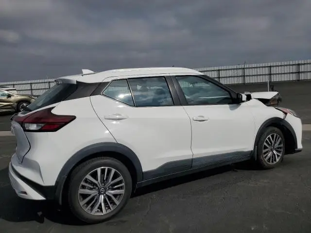 2021 NISSAN KICKS SV  