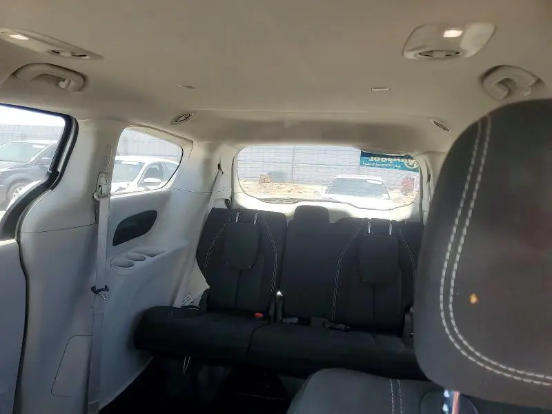 2022 CHRYSLER VOYAGER LX  