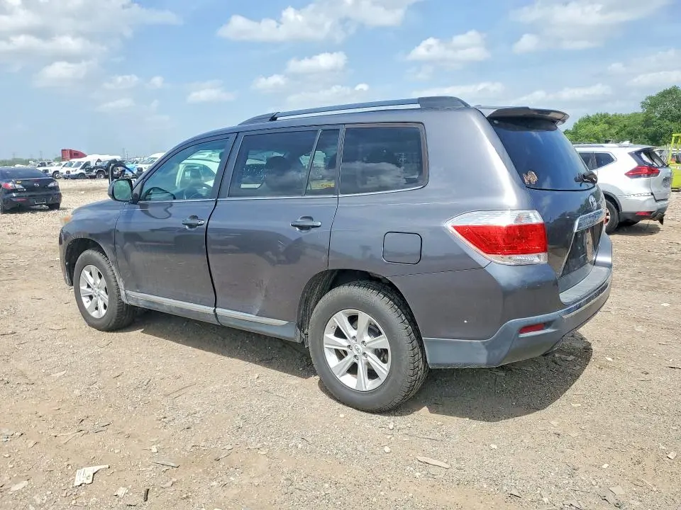 2011 TOYOTA HIGHLANDER SE  