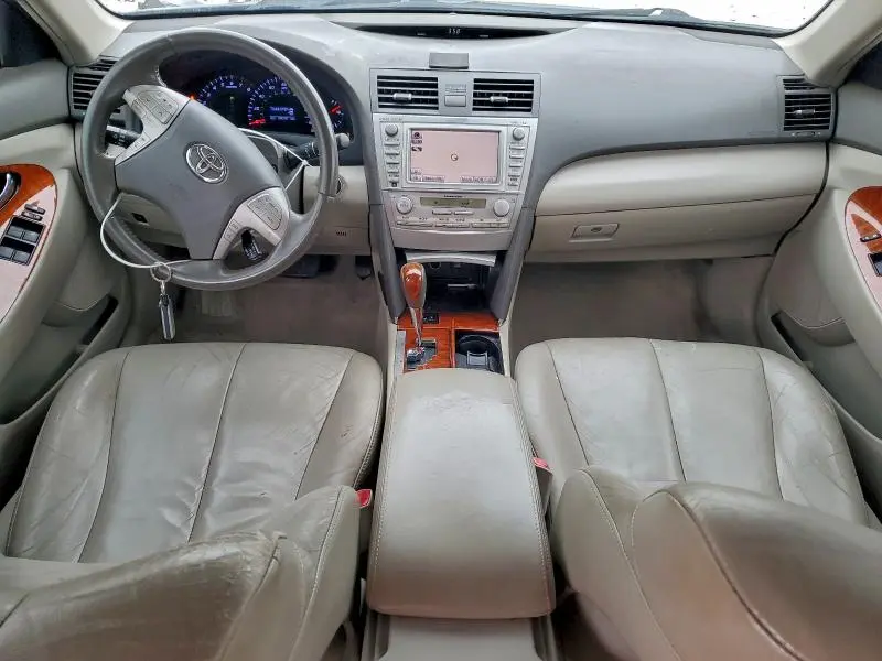 2010 TOYOTA CAMRY SE  
