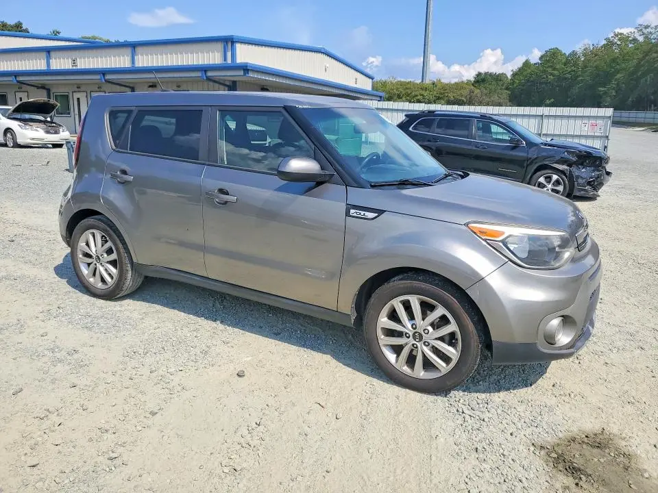 2019 KIA SOUL +  