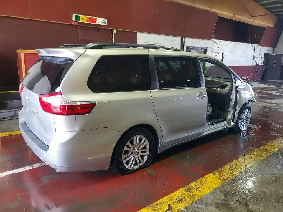 2015 TOYOTA SIENNA XLE 8-PASSENGER  