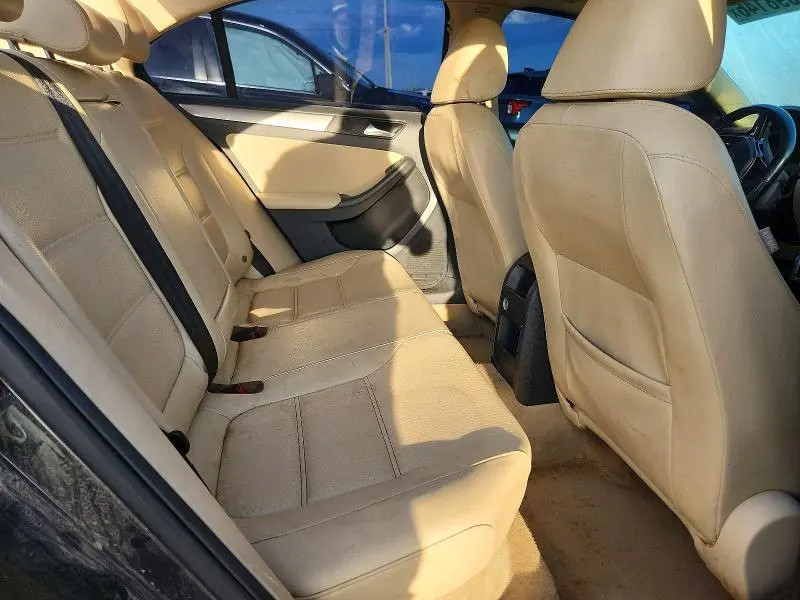 2015 VOLKSWAGEN JETTA SE  