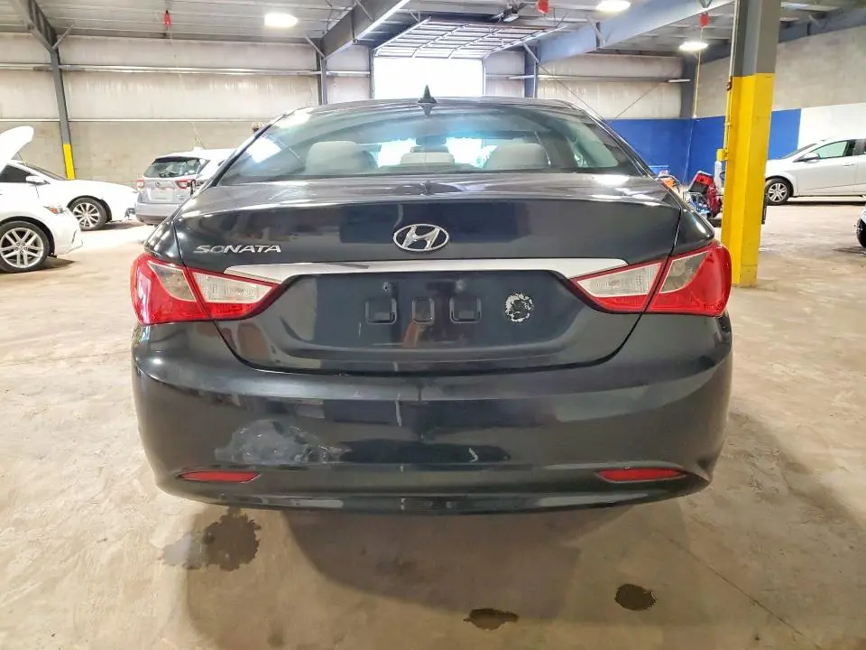 2011 HYUNDAI SONATA GLS  