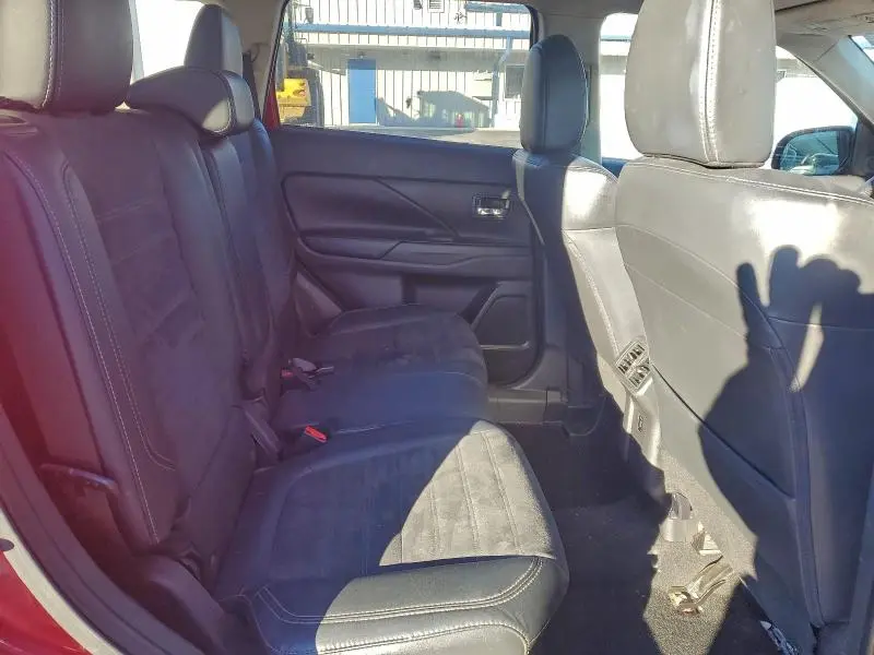 2019 MITSUBISHI OUTLANDER SE  