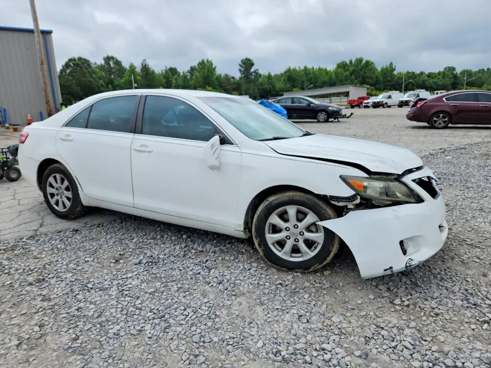 2011 TOYOTA CAMRY LE  