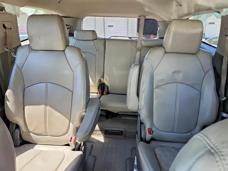 2013 CHEVROLET TRAVERSE LT  