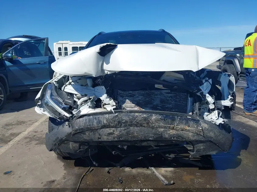 2022 VOLVO XC40 T5 R-DESIGN