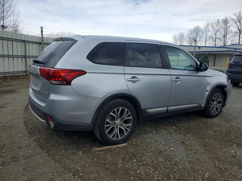 2016 MITSUBISHI OUTLANDER ES  