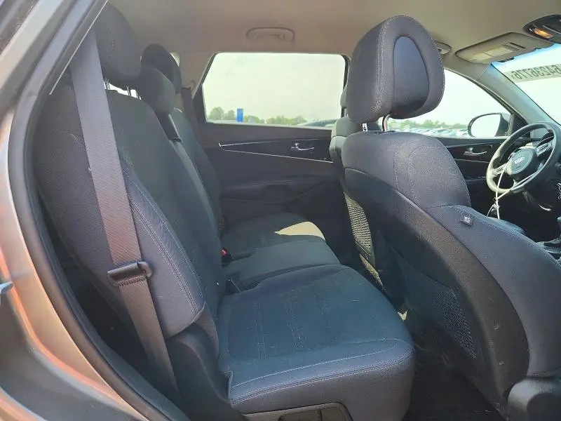 2017 KIA SORENTO LX V6  