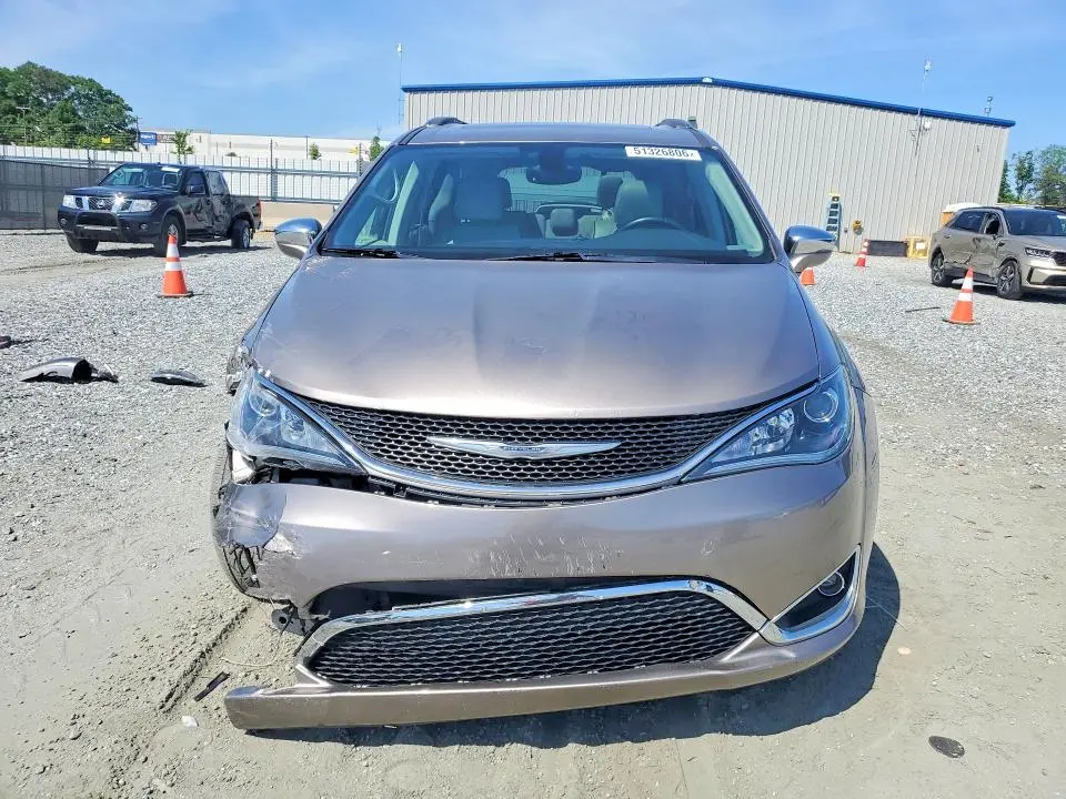 2017 CHRYSLER PACIFICA LIMITED  