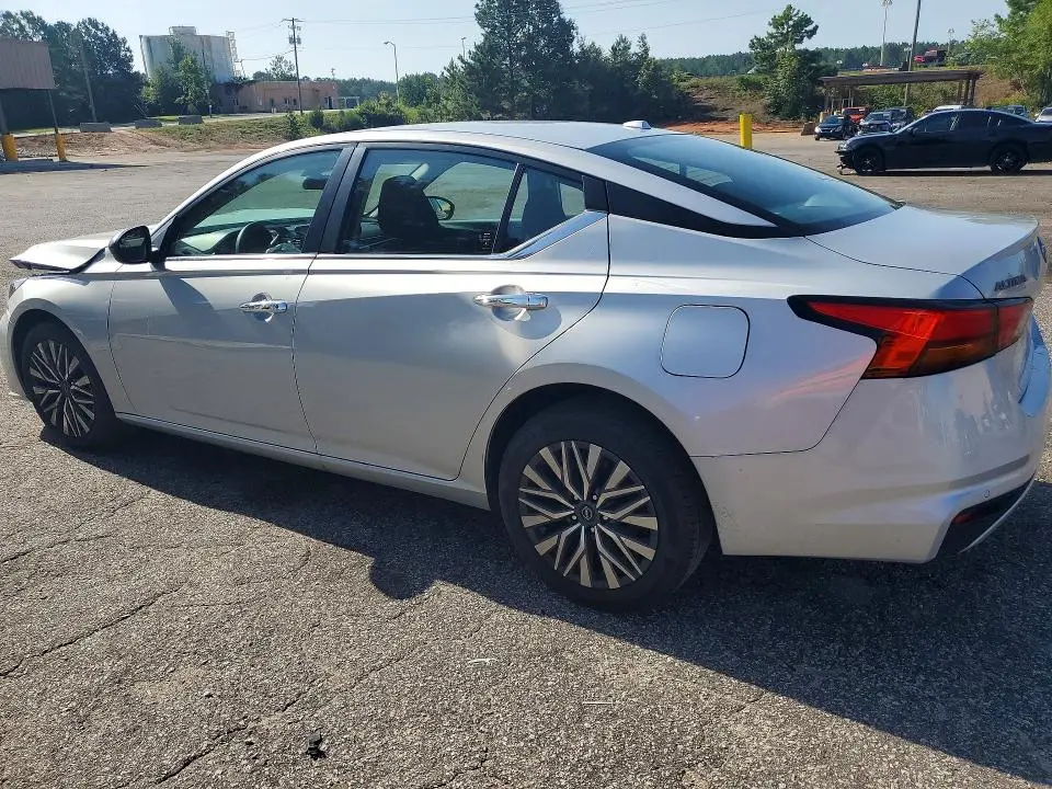 2024 NISSAN ALTIMA SV  