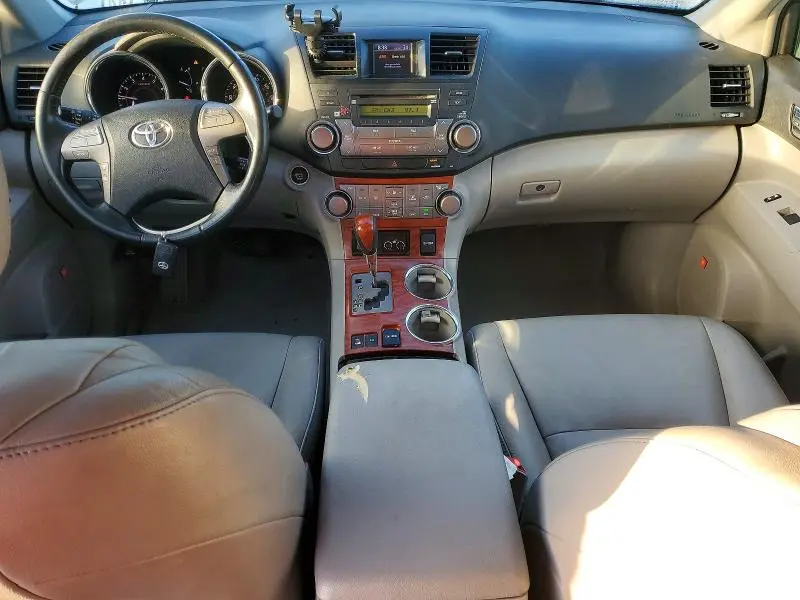 2010 TOYOTA HIGHLANDER LIMITED  