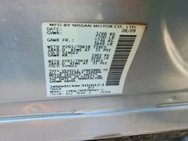 2010 NISSAN TITAN SE  
