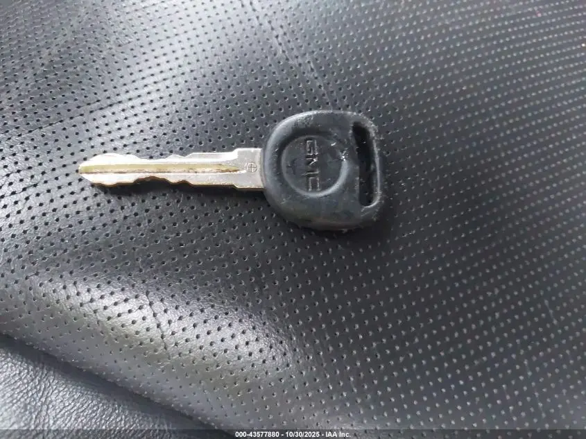 2011 GMC YUKON XL 1500 DENALI