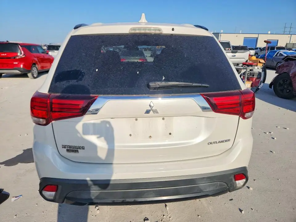 2018 MITSUBISHI OUTLANDER SE  
