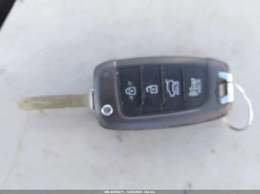 2019 HYUNDAI SANTA FE SE