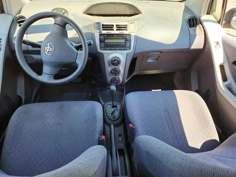 2010 TOYOTA YARIS BASE  