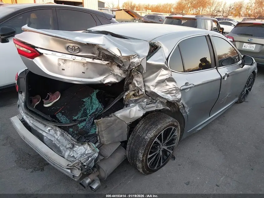 2018 TOYOTA CAMRY SE