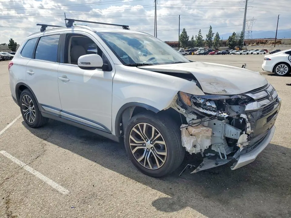 2017 MITSUBISHI OUTLANDER SE  