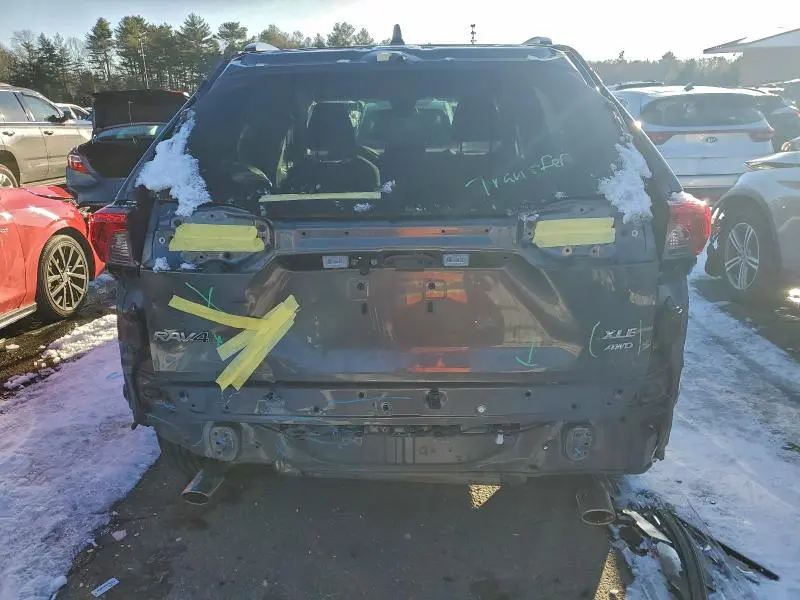 2019 TOYOTA RAV4 XLE  